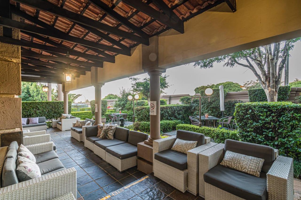 Constantia Manor Guest House Pretoria-Noord Extérieur photo