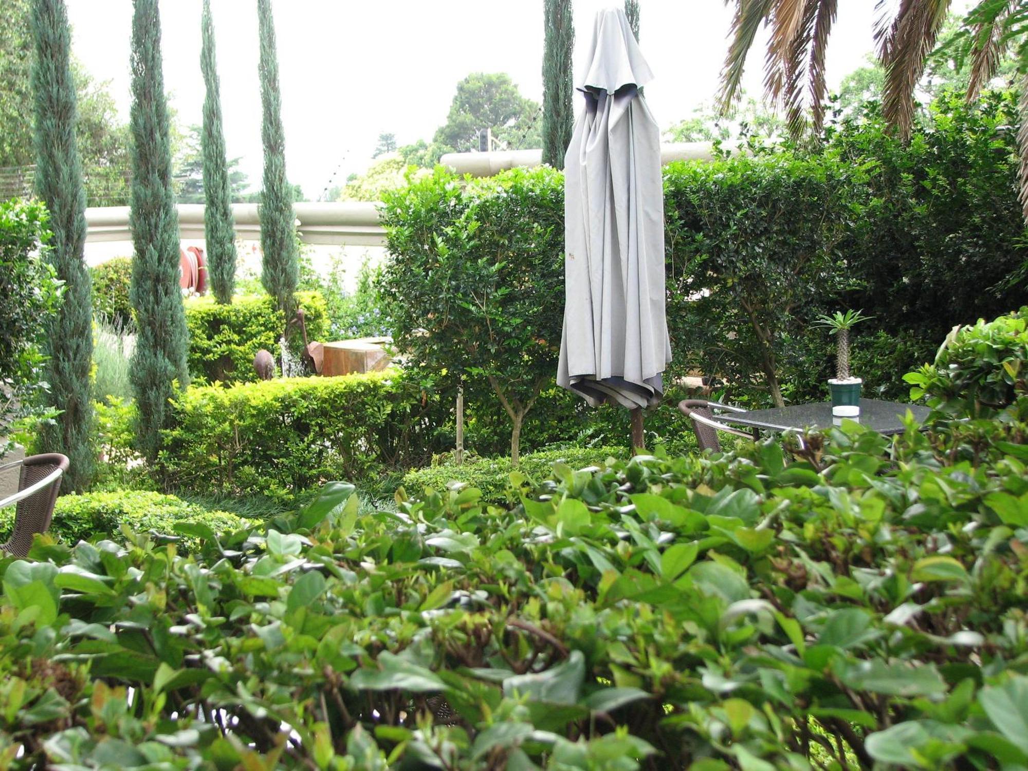 Constantia Manor Guest House Pretoria-Noord Extérieur photo