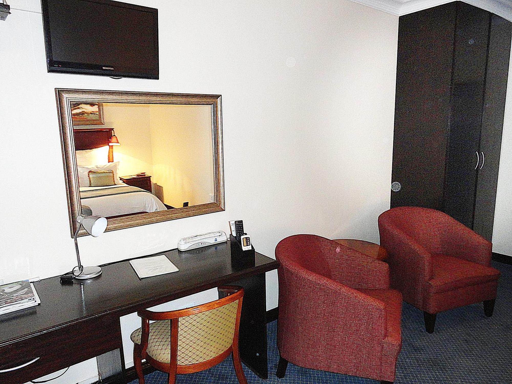 Constantia Manor Guest House Pretoria-Noord Extérieur photo
