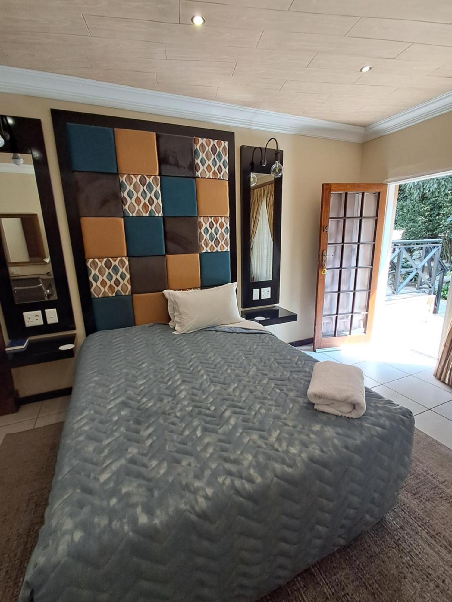 Constantia Manor Guest House Pretoria-Noord Extérieur photo