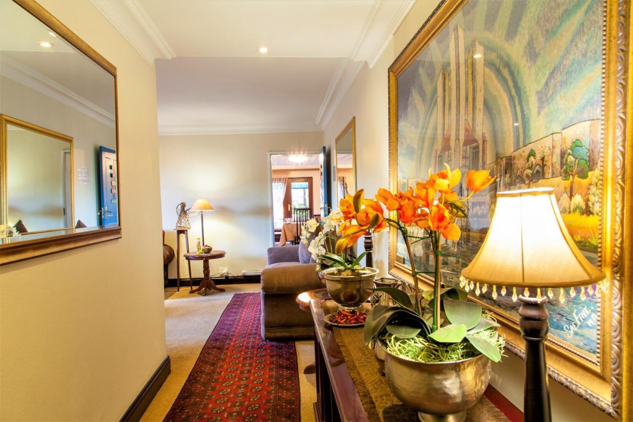 Constantia Manor Guest House Pretoria-Noord Extérieur photo